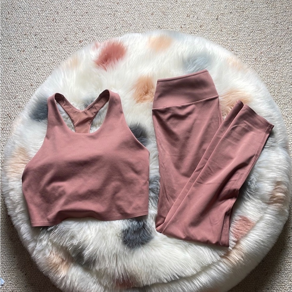 Uniqlo sports bra and leggings set S